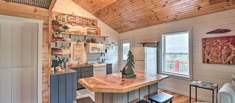 Cheery Pet-friendly Studio w/ Shared Fire Pit