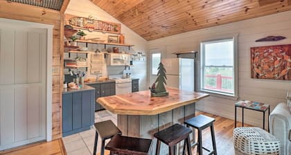 Cheery Pet-friendly Studio w/ Shared Fire Pit