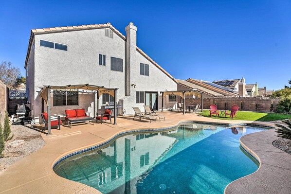 House (5 Bedrooms) | Interior