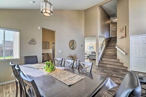 House (5 Bedrooms) | Interior