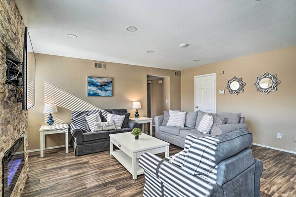 House (5 Bedrooms) | Interior