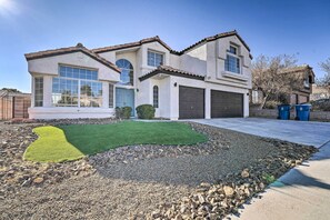 House (5 Bedrooms) | Interior