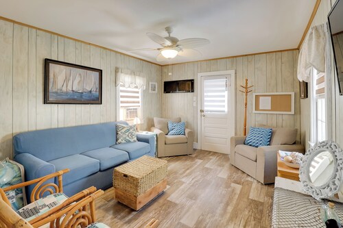 Deck & Indian River Bay Views: Coastal Cottage