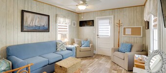 Deck & Indian River Bay Views: Coastal Cottage
