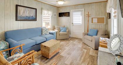 Deck & Indian River Bay Views: Coastal Cottage