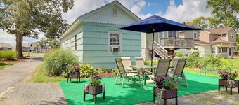 Deck & Indian River Bay Views: Coastal Cottage