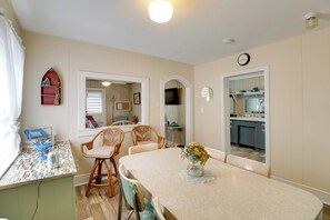 Cottage (2 Bedrooms) | Interior