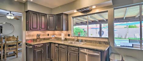 House (4 Bedrooms) | Interior