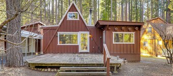 Quaint + Rustic A-frame < 5 Mi to Plumas-eureka!