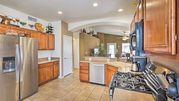 House (3 Bedrooms) | Interior