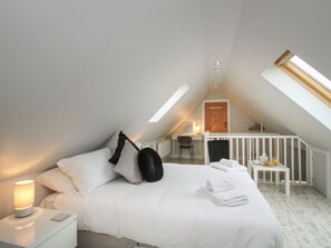 2 soverom, individuelt dekorert og individuelt innredet