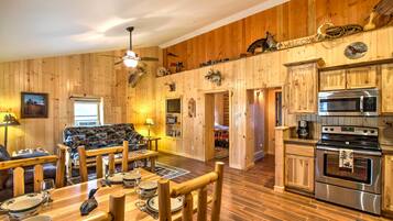 House (2 Bedrooms) | Interior