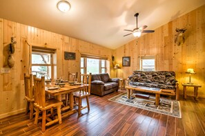 House (2 Bedrooms) | Interior