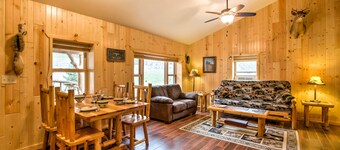 Cabin by the River: Visited by Treehouse Masters!