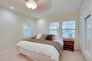 House (3 Bedrooms) | 3 bedrooms, iron/ironing board, bed sheets - Bakersfield Oasis: Sweet Tropical Pool Setup! (Bakersfield)