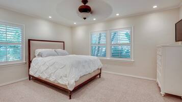 Rumah (3 Bedrooms) | 3 kamar tidur, setrika/meja setrika, dan seprai linen