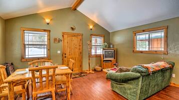 House (2 Bedrooms) | Bahagian dalam