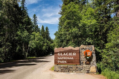 Hungry Horse Cabin: 11 Mi to Glacier National Park