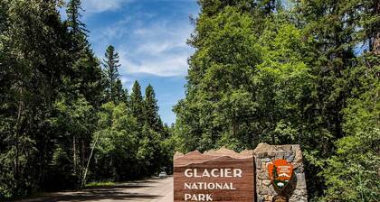 Hungry Horse Cabin: 11 Mi to Glacier National Park