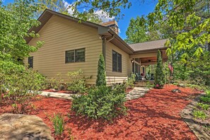 House (3 Bedrooms) | Interior - Private Bryson City Ranch Retreat w/ Mtn Views! (Bryson City)