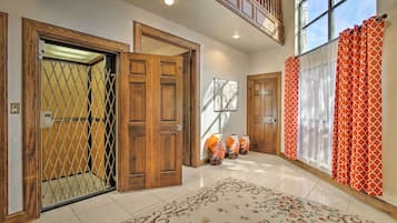 Rumah (5 Bedrooms) | Interior