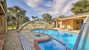 House (5 Bedrooms) | Depan hartanah