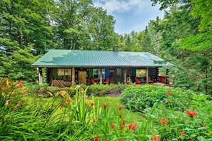 House (3 Bedrooms) | Interior - Private Wooded Cabin, 8 Mi to Sundance Ski & Town! (Wilmington)