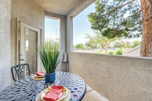 Interior - Patio & Resort Perks: Gated Gilbert Condo (Mesa)