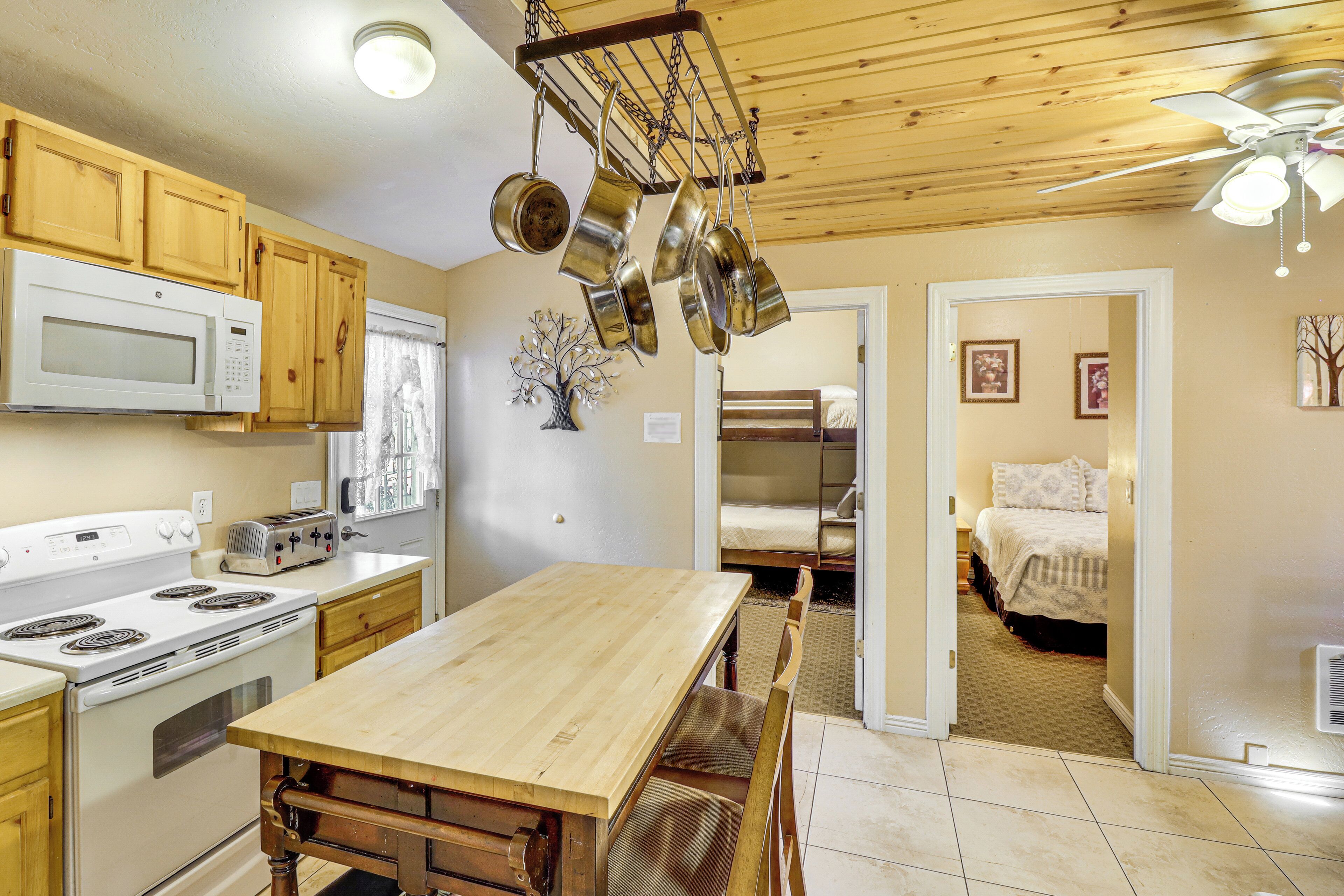 House (2 Bedrooms) | Interior