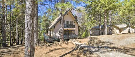 House (3 Bedrooms) | Exterior