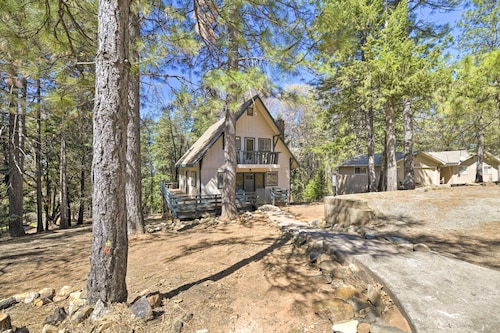 Balcony & Forest Views: Cabin in Pioneer!