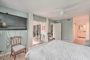 Apartment (2 Bedrooms) | Interior - First-floor Naples Condo ~ 3 Mi to Beaches! (Naples)