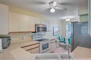 Apartment (2 Bedrooms) | Interior - First-floor Naples Condo ~ 3 Mi to Beaches! (Naples)