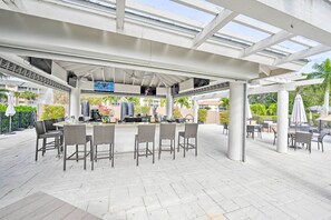 Apartment (2 Bedrooms) | Interior - First-floor Naples Condo ~ 3 Mi to Beaches! (Naples)