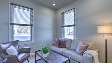 Apartment (1 Bedroom) | Interior