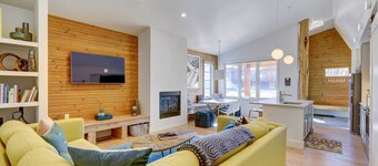 Fireplace & Deck: Modern Cabin in Grand Lake!
