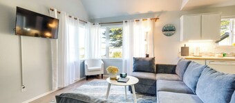 Bandon Beach House Rental: Walk to Downtown!