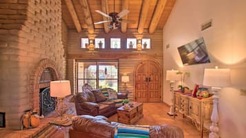 House (4 Bedrooms) | Interior