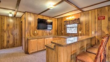 Talo (4 Bedrooms) | Sisätilat