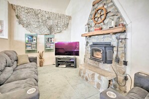 House (3 Bedrooms) | Interior - Oceanside Getaway w/ Beach Access & Home Gym! (Coos Bay)