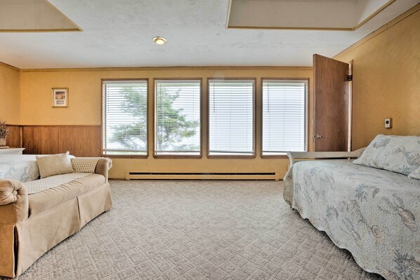 House (3 Bedrooms) | Interior - Oceanside Getaway w/ Beach Access & Home Gym! (Coos Bay)