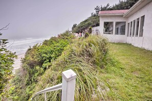 House (3 Bedrooms) | Interior - Oceanside Getaway w/ Beach Access & Home Gym! (Coos Bay)
