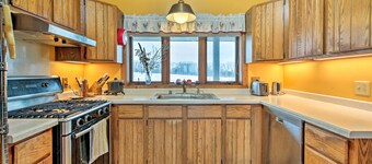 Updated Cabin on 7 Acres - Day Trip to Lake Geneva