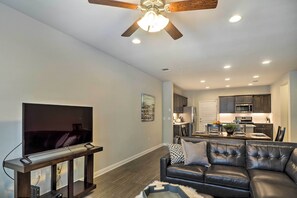 Apartment (2 Bedrooms) | Interior - Pool Access: Upscale & Modern Austin Townhome (Austin)