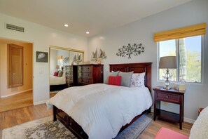 Interior - Updated Tucson Home w/ Panoramic Mtn Views & Pool! (Tucson)