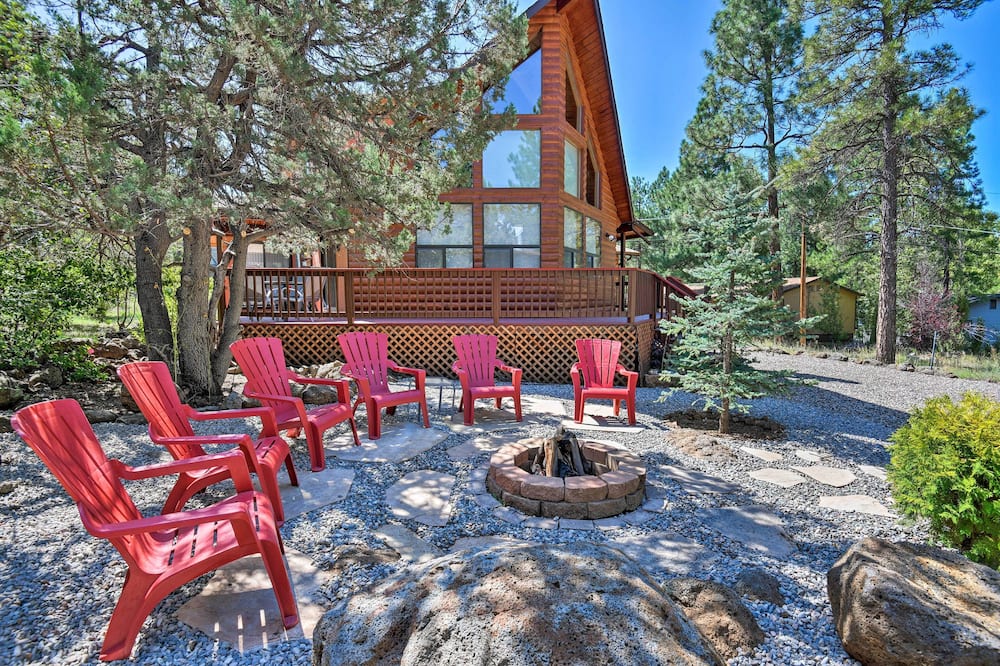 Modern Mountain Chalet: Munds Park Retreat w/ Deck - Stoneman Lake, AZ
