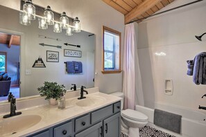 Interior - Modern Mountain Chalet: Munds Park Retreat w/ Deck (Munds Park)