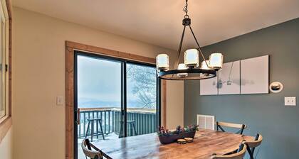 Cabin w/ Hot Tub & Mountain Views < 5 Mi to Boone