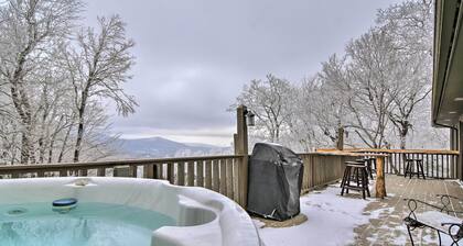 Cabin w/ Hot Tub & Mountain Views < 5 Mi to Boone