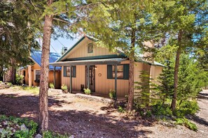 Exterior - Cabin w/ Deck 3 Mi to Ski Cloudcroft & Hiking (Cloudcroft)
